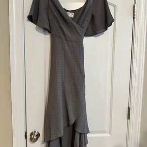 Women’s joyfolie wrap dress in gray size small